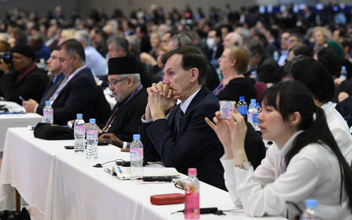 4일 경기도 고양시 킨텍스에서 개최한 '월드서밋 2020'에서 참석자들이 한학자 총재가 특별연설을 경청하고 있다. 고양=남정탁 기자