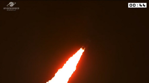 '천리안2B호'가 18일(현지시간, 한국시간 19일 오전 7시18분) 남아메리카 기아나 우주센터에서 발사되고 있다. 아리안스페이스 캡처, 뉴스1