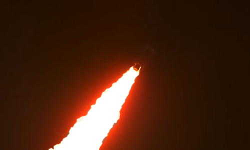 국내 독자 기술로 시스템과 본체 등을 개발한 해양 및 환경관측 정지궤도위성인 '천리안2B호'가 19일 오전 7시 18분(현지시간 18일 오후 7시 18분) 남아메리카 기아나 우주센터에서 발사되고 있다. 아리안스페이스 캡처