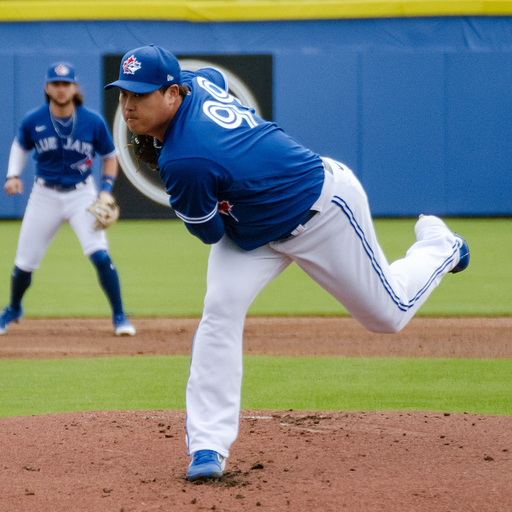 류현진이 지난달 28일 미국 플로리다주 더니든에서 열린 미네소타와의 시범경기에서 공을 뿌리고 있다. 토론토 트위터 제공.