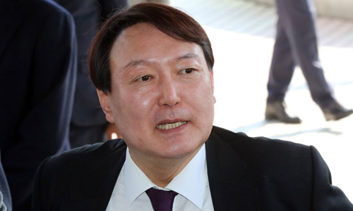 윤석열 검찰총장이 지난 2월 20일 오후 광주고등·지방검찰청에 들어서고 있다. 연합뉴스