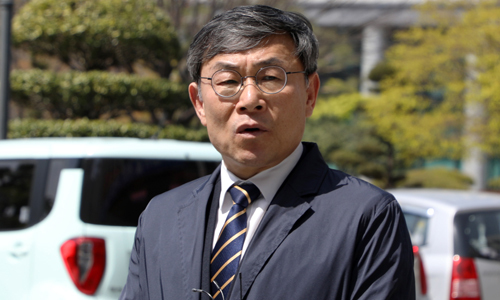 전두환 전 대통령의 사자명예훼손 재판 공판준비기일이 열린 6일 오후 광주 동구 광주지방법원에 조진태 5·18기념재단 상임이사가 "재판 장기화가 우려되지만 재판부에 신속한 재판을 기대한다"고 말하고 있다. 뉴스1