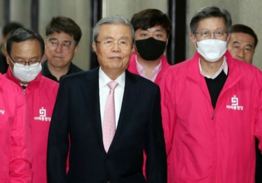 김종인 미래통합당 총괄선대위원장(가운데). 연합뉴스