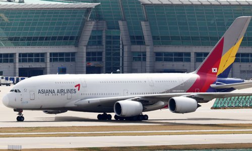 21일 인천국제공항 주기장에 아시아나항공 여객기가 주기돼있다. 뉴시스