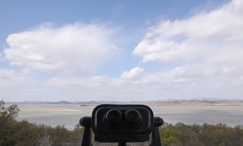 21일 오후 인천 강화군 평화전망대에서 바라본 북한 황해북도 개풍군 일대 하늘이 맑은 날씨를 보이고 있다. 연합뉴스