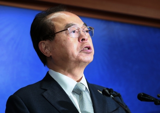 23일 오전 부산시청에서 오거돈 부산시장이 사퇴 기자회견을 하고 있다. 연합뉴스