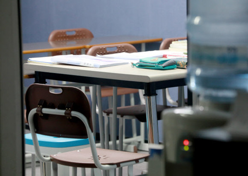 코로나19 확진자가 발생한 인천시 미추홀구 한 학원 모습. 뉴스1