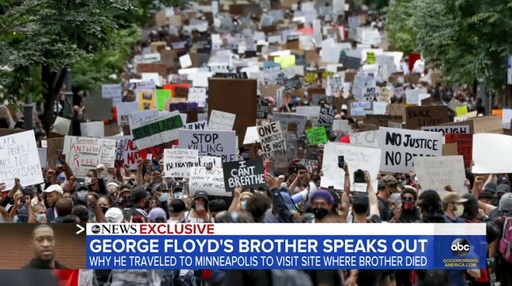 백인 경찰의 과잉 진압으로 숨진 조지 플로이드 사건으로 촉발한 시위대의 모습. 미국 ABC 방송 캡처