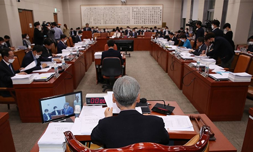 지난 4월 29일 국회에서 법제사법위원회 전체회의가 열리고 있다. 연합뉴스