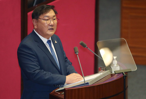 김태년 더불어민주당 원내대표가 지난 20일 서울 여의도 국회의사당 본회의장에서 교섭단체 대표연설을 하고 있다.  뉴시스