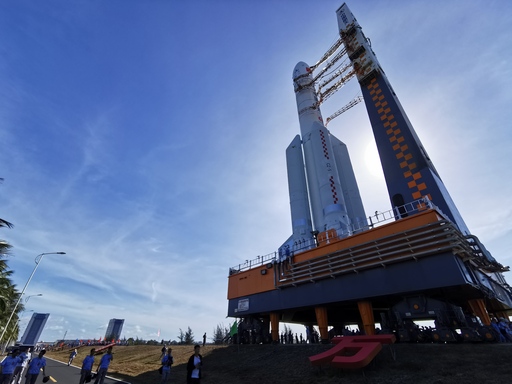 중국의 화성탐사선 톈원(天問)-1호를 운반할 창정(長征)-5 Y4 로켓의 모습. 연합뉴스