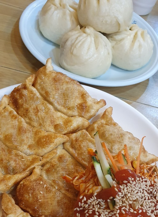 태산만두 비빔군만두