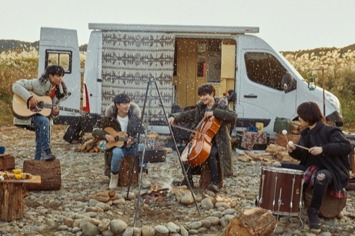 블랙야크는 ‘Z세대’를 겨냥해 4인조 밴드 호피폴라를 모델로 영입, ‘다르게 살아보기’ 캠페인을 펼치고 있다.
