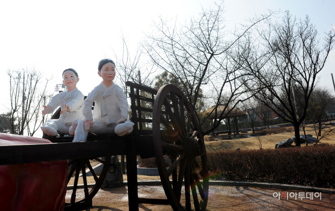 대흥면의 의좋은 형제 공원. 일대는 ‘의좋은 형제’의 실제무대 였다.