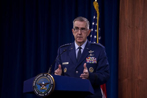 존 하이튼 미국 합참 차장(공군 대장)은 22일(현지시간) 미 국방부 언론 브리핑에서 “김정은이 여전히 북한 핵무력과 군대를 완전히 장악하고 있다고 추정한다”며 “그렇게 추정하지 않을 이유가 없다”고 말했다./사진=미 국방부 제공