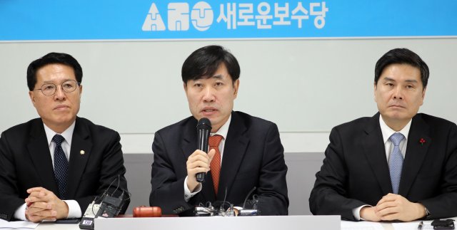 하태경 새로운보수당 책임대표가 6일 대전시 서구 이고스스터디랩에서 열린 제1차 최고위원회의에서 모두발언을 하고 있다. 사진=뉴스1