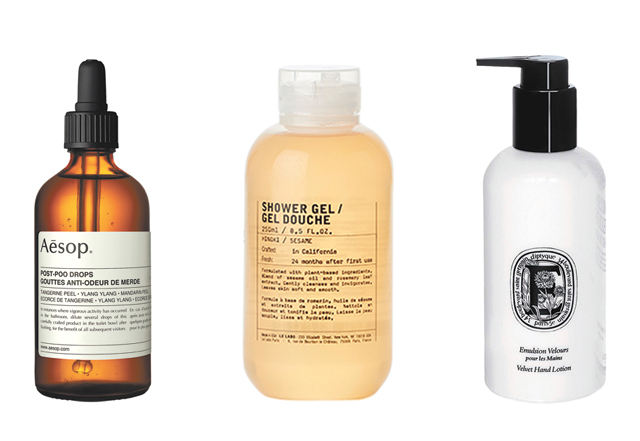 (왼쪽부터)이솝의 포스트 푸 드롭스, 르 라보의 샤워젤, 딥티크의 벨벳 핸드로션.