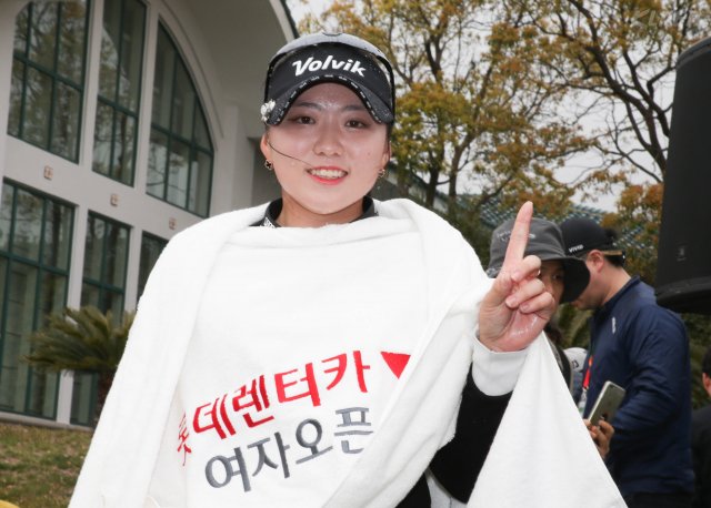 지난해 4월 KLPGA투어 국내 개막전인 롯데렌터카오픈에서 우승한 조아연. KLPGA 제공