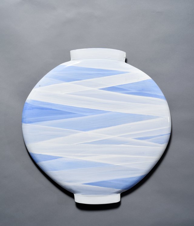 석철주 달항아리