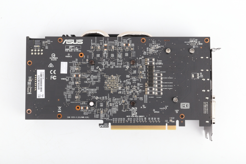 오토 익스트림 테크놀로지가 적용돼 마감 처리도 뛰어나다. 후면을 만질 때 따갑지 않았다.