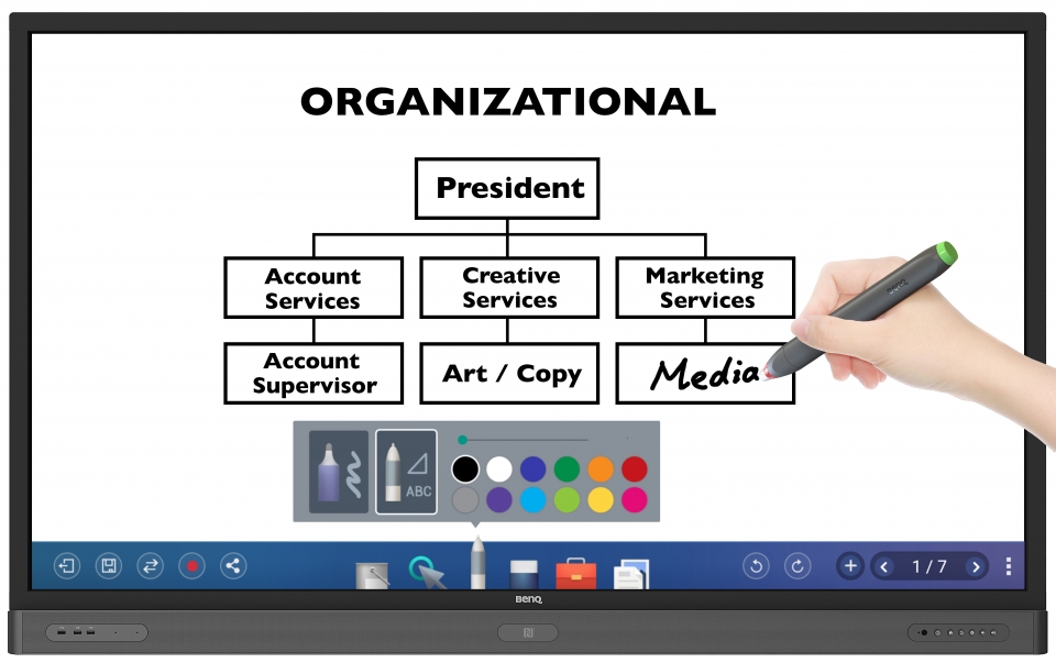 동시에 다른 색상을 사용할 수 있는 듀얼 펜을 지원하며, 필기구의 질감을 그대로 표현하는 브러시 모드에서는 다양한 크기와 질감의 필기구를 사용해 그림을 그리거나 색칠을 할 수 있어 미술 수업 활용에 용이하다.
