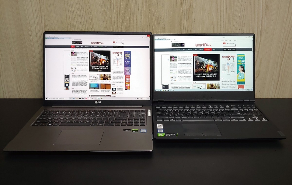 15. 6인치 노트북과 비교한 모습. 인터넷 익스플로러 기준, 확대/축소 설정은 100%으로 고정했다. 17UD790- PX76K가 화면이 더 커 각종 정보를 한눈에 파악하기 좋았다. 16:10 비율로 화면 아랫부분도 더 많이 노출됐다.