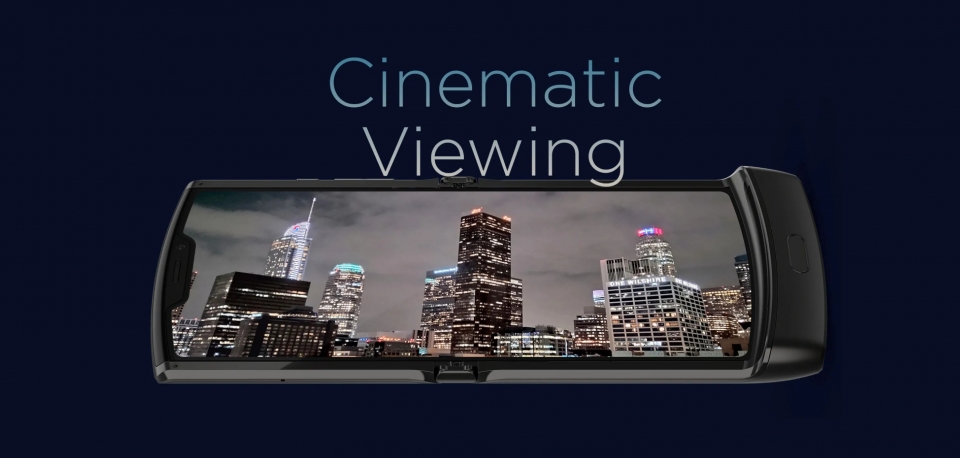 주름 없이 평평한 21:9 화면을 보유했다.