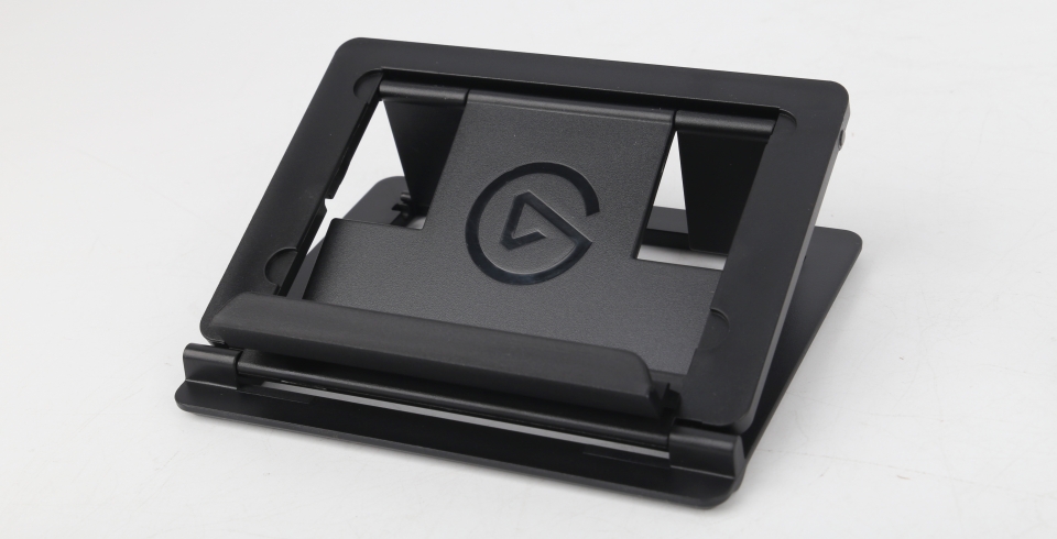 스트림 덱은 받침대를 본체와 분리할 수 있는 구조로 제작됐다.