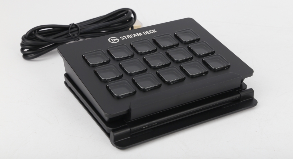 스트림 덱에는 15개의 버튼이 제공된다.