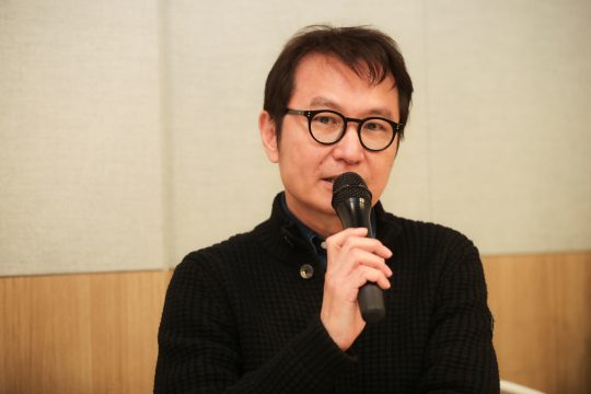 정석영 PD가 2일 오후 서울 정동 조선일보 씨스퀘어빌딩에서 열린 TV조선 새 예능 ‘손맛 전수 리얼리티-백년의 맛, 후계자들’ 기자간담회에서 프로그램에 대해 설명하고 있다. /사진제공=TV조선