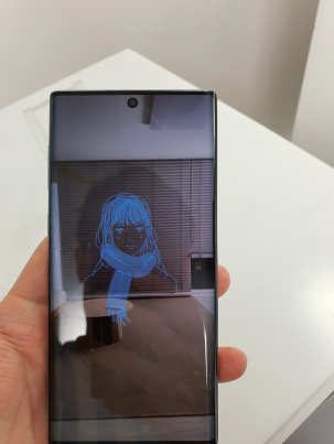 '갤럭시 노트10'은 정교한 모바일 AR 기술이 접목된 'AR 두들(AR Doodle)' 기능을 지원해 즐거우면서도 창의적인 콘텐츠로 커뮤니케이션할 수 있다. 권태성 기자 tskwon@