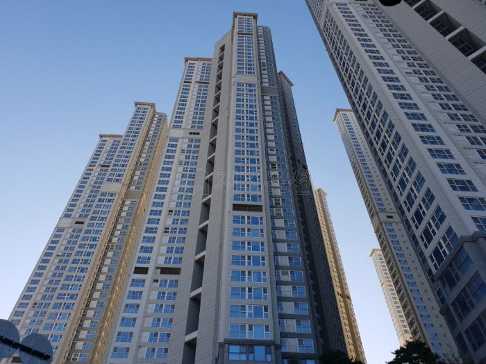 경기 고양시 일산서구 탄현동 1640 일산두산위브더제니스 102동 2004호.(사진제공=지지옥션)