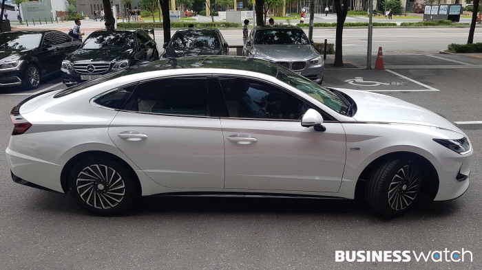 쏘나타 하이브리드 옆모습/사진=윤도진 기자 spoon504@