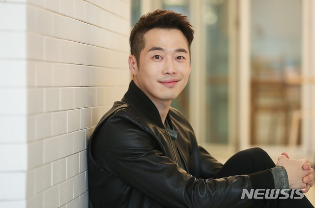 【서울=뉴시스】조수정 기자 = OCN 수목드라마 '신의 퀴즈:리부트' 현상필 역 배우 김재원이 22일 오후 서울 논현동 카페씨에서 종영인터뷰를 하고 있다. 2019.01.22. chocrystal@newsis.com