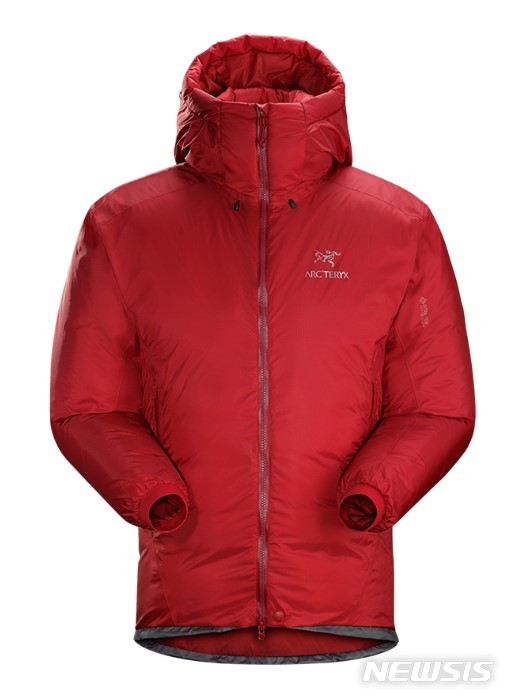 [서울=뉴시스] 아크테릭스 파이어비 AR 파카. 넬슨스포츠 공식 홈페이지 캡쳐.