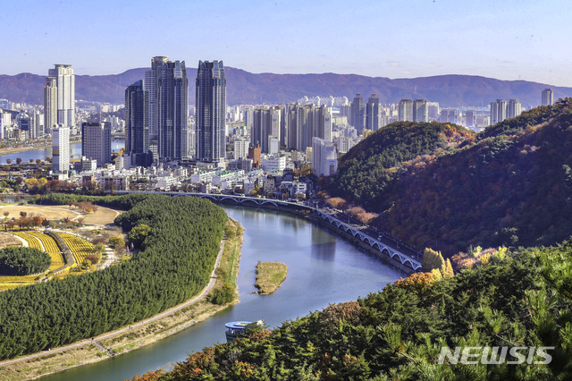[울산=뉴시스]울산 태화강 국가정원 일대 도심 전경. (사진=울산 남구 제공) photo@newsis.com