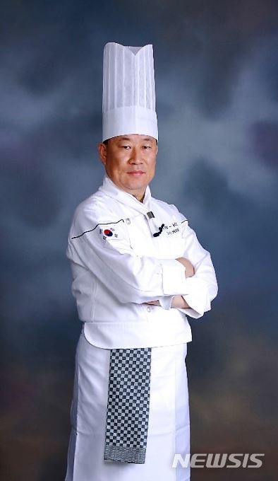 [서울=뉴시스]'한식 장인' 유민수 청라 우사미 본점 대표