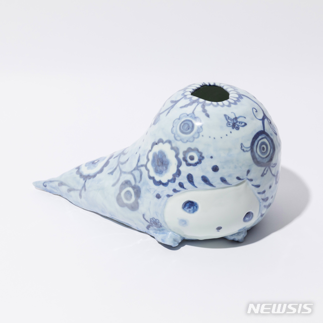 Chiho Aoshima, Poke-chan, Warm and Fuzzy, 2020Ceramic,?2020 Chiho Aoshima/Kaikai Kiki Co., Ltd. All RightsReserved. Courtesy Perrotin