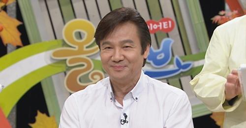 탤런트 김윤경의 전 남편인 성우 박일