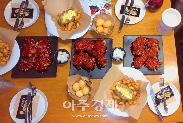 (오른쪽부터) BBQ 뱀파이어치킨 1단계 버닝, 2단계 블러드, 3단계 헬게이트