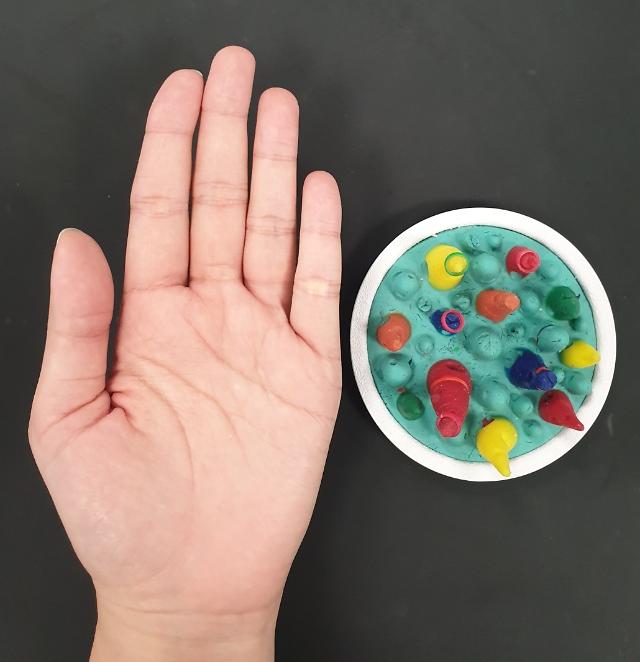 수술대 위에 올려진 미션도구는 기자의 손바닥 보다 작았다.