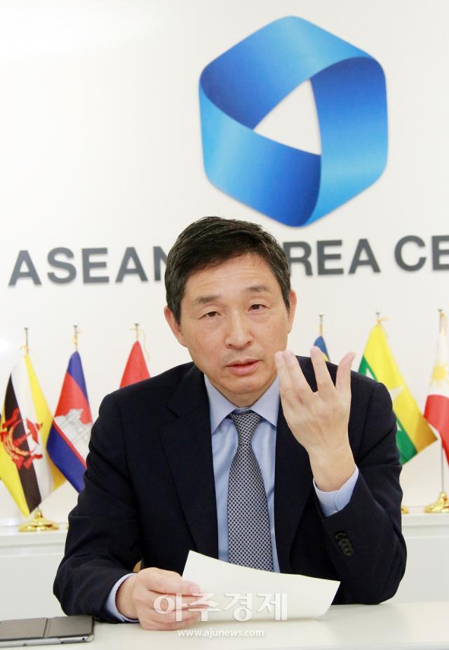 이혁 한·아세안 센터 사무총장이 지난달 28일 오후 서울 중구 프레스센터에서 본지와 인터뷰를 하고 있다.