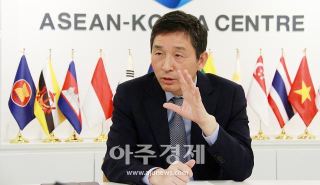 이혁 한·아세안 센터 사무총장이 아주경제와 인터뷰를 하고 있다.