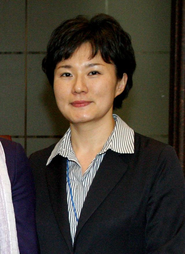 미래한국당 비례대표 1번 조수진     (서울=연합뉴스) 미래통합당의 비례대표용 위성정당인 미래한국당이 16일 비례 대표 후보 1번에 조수진 전 동아일보 논설위원을 추천했다. 사진은 2009년 1월 올해의 여기자상 시상식에서 기획부문을 수상한 조수진 전 동아일보 기자. 2020.3.16 [연합뉴스 자료사진]     photo@yna.co.kr/2020-03-16 19:51:00/ <저작권자 ⓒ 1980-2020 ㈜연합뉴스. 무단 전재 재배포 금지.>