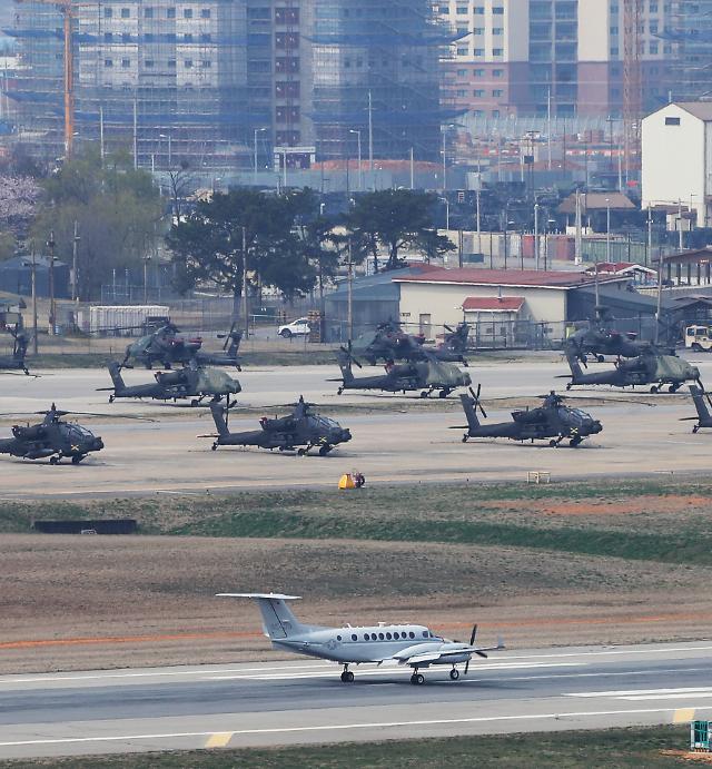 한미 방위비 협상 속 캠프 험프리스     (평택=연합뉴스) 홍기원 기자 = 청와대는 1일 한미 방위비분담금협정(SMA)과 관련해 협상상황에 진전이 있는 것은 사실이지만, 아직은 계속 협상 중이라는 입장을 밝혔다.     청와대 핵심 관계자는 이날 오후 춘추관에서 기자들과 만나 "방위비분담금협정 협상에 진전이 있는 것은 사실인 것 같다. 하지만 협상이 진행 중이다"라면서 "어제 정은보 한미 방위비분담금 협상대사가 밝힌 내용 이상으로 할 말은 없다"고 말했다.     정은보 대사는 전날 정부 e-브리핑 홈페이지에 올린 영상메시지를 통해 주한미군사령부가 주한미군 한국인 근로자 일부에 대한 무급휴직을 이날부터 시행하기로 한 데 대해 유감을 표시하면서도 "(SAM) 협상 타결을 위한 막바지 조율 단계에 와있다"고 밝혔다.     사진은 1일 경기도 평택시 캠프 험프리스 모습. 2020.4.1     xanadu@yna.co.kr/2020-04-01 17:02:56/Media Only <저작권자 ⓒ 1980-2020 ㈜연합뉴스. 무단 전재 재배포 금지.>