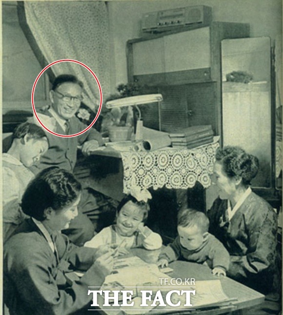 1973년 발행된 조선화보 3월호에는 김 위원장의 외조부 고경택(원) 씨의 일가의 수기가 게재됐다. /정성장 세종연구소 수석연구위원 제공