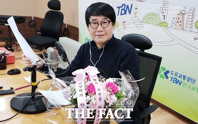 "2년 6개월 만에 라디오 DJ로 돌아오니 살맛납니다." 최양락은 tbn 한국교통방송 '최양락의 탄탄대로'를 통해 DJ로 복귀했다. /강일홍 기자