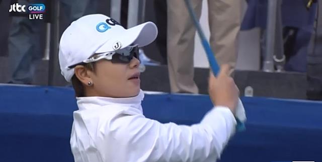 지은희가 LPGA투어 한국인 '최고령 우승 기록'을 갈아 치웠다. LPGA 투어 13년째로 통산 5번째 우승이다. /JTBC골프채널 캡쳐