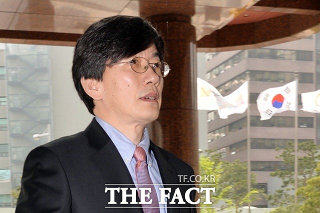 손 사장 측은 이번 사건의 본질은 "김 씨가 취업을 청탁했으나 뜻대로 되지 않자 오히려 손 사장을 협박한 것"이라고 주장했다. 그러나 김 씨는 손 사장이 교통사고 당시 동승자를 숨기기 위해 보도를 막으려 했다고 주장하고 있다. / 더팩트 DB