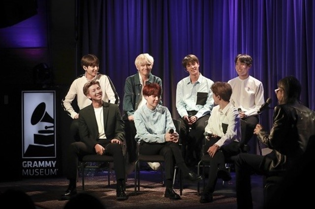 방탄소년단 슈가는 과거 '지미 팰런의 투나잇 쇼'에서 '그래미 어워드'에 참석하고 싶다고 말했다./빅히트 엔터테인먼트 제공